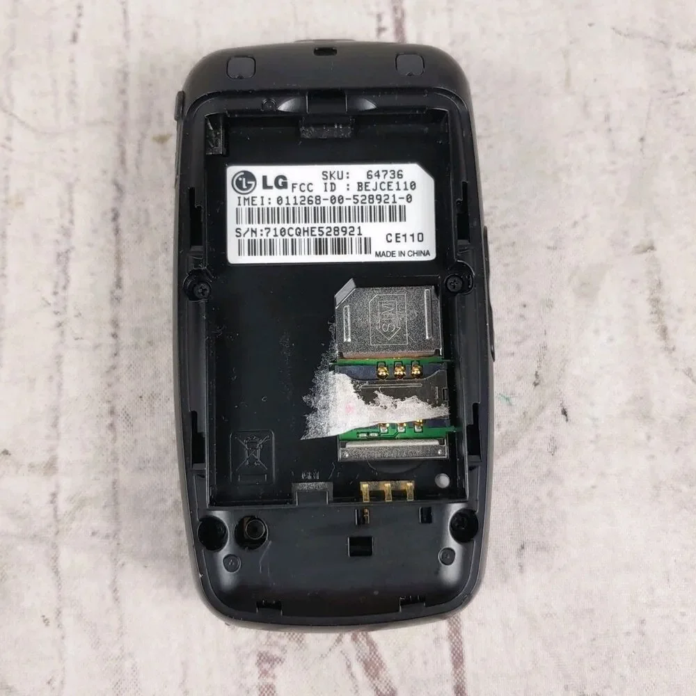 PARTS ONLY - Vintage LG CE110 AT&T Flip Phone Black Cell Phone Y2K - AS-IS